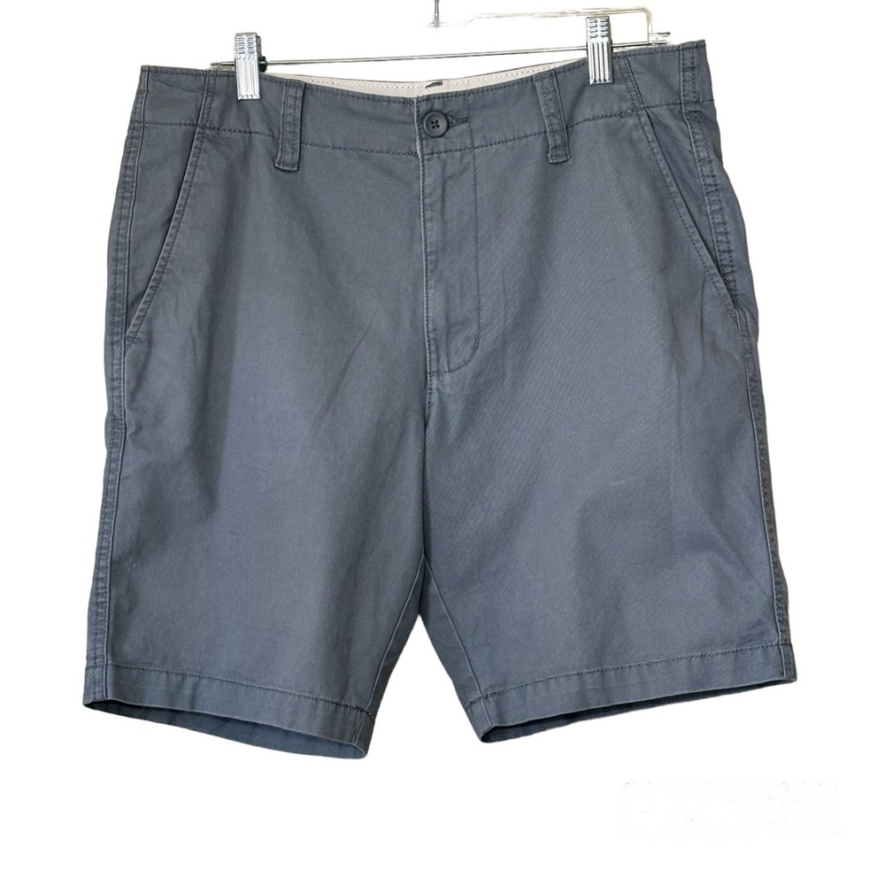 Old Navy stone grey Lived- In straight shorts. Front and back pockets. Mens 32